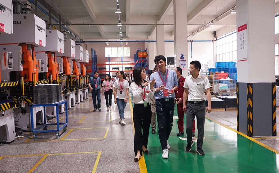 阿里巴巴厨房大家电负责人子谡到访佳歌集团 共探智慧工厂与家电研发新篇